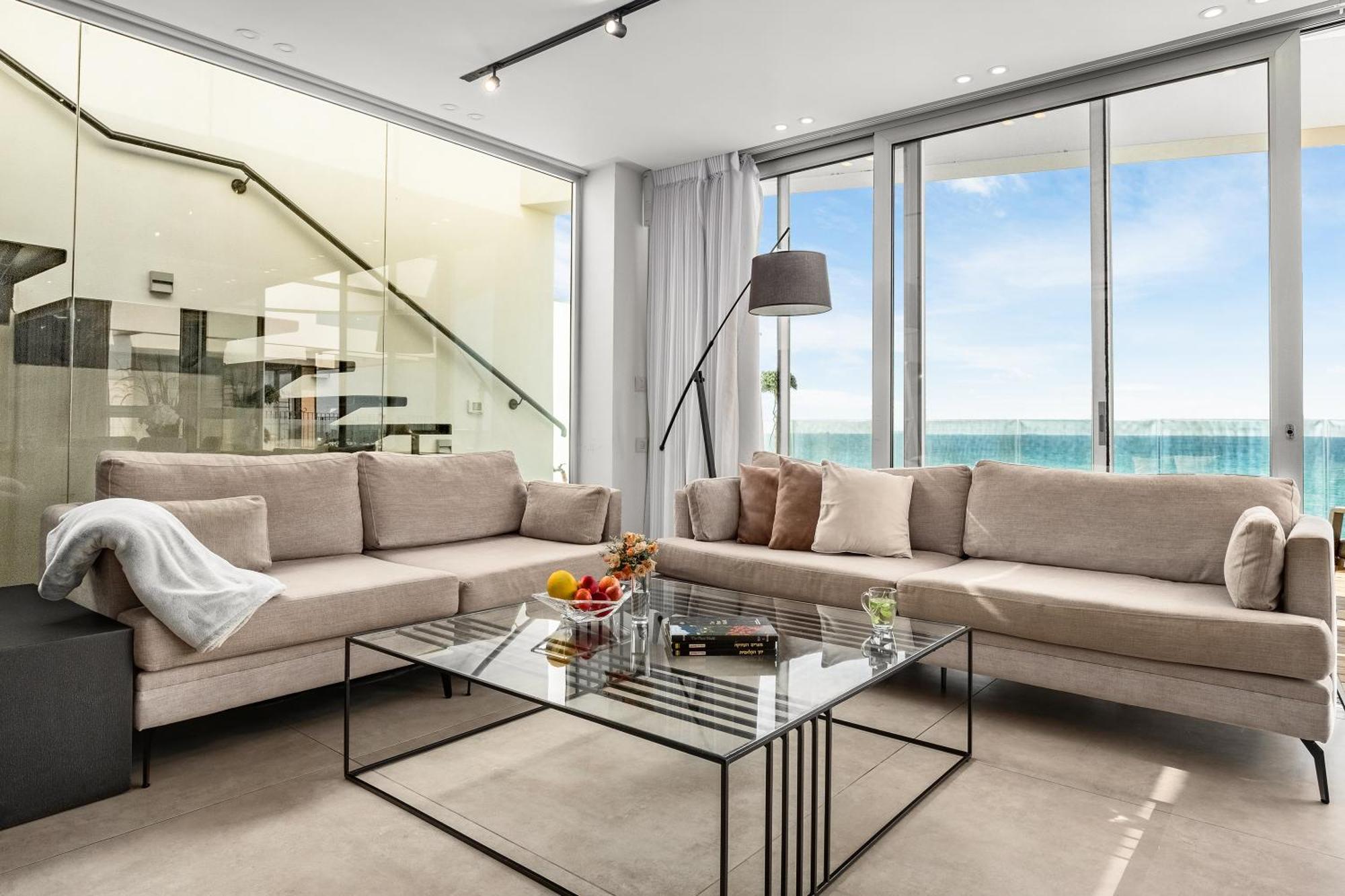 Penthouse 3Br + Roof Top + Parking - On The Beach Haifa Bagian luar foto