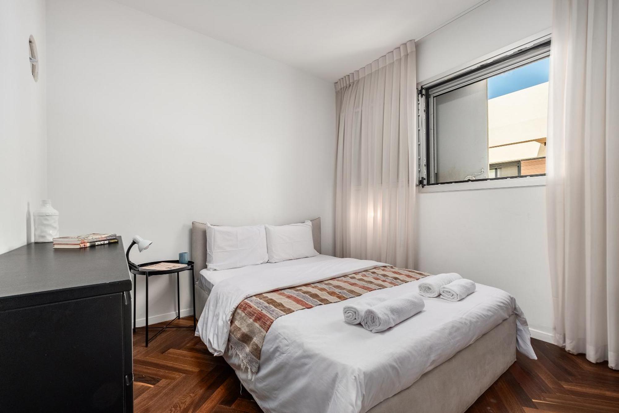 Penthouse 3Br + Roof Top + Parking - On The Beach Haifa Bagian luar foto
